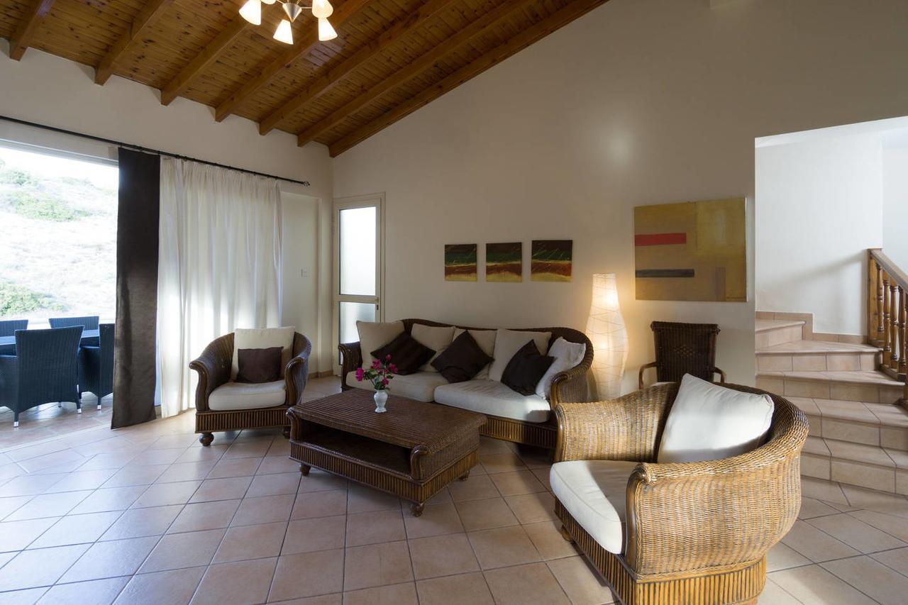 Amoroza Villa ピッソウリ エクステリア 写真